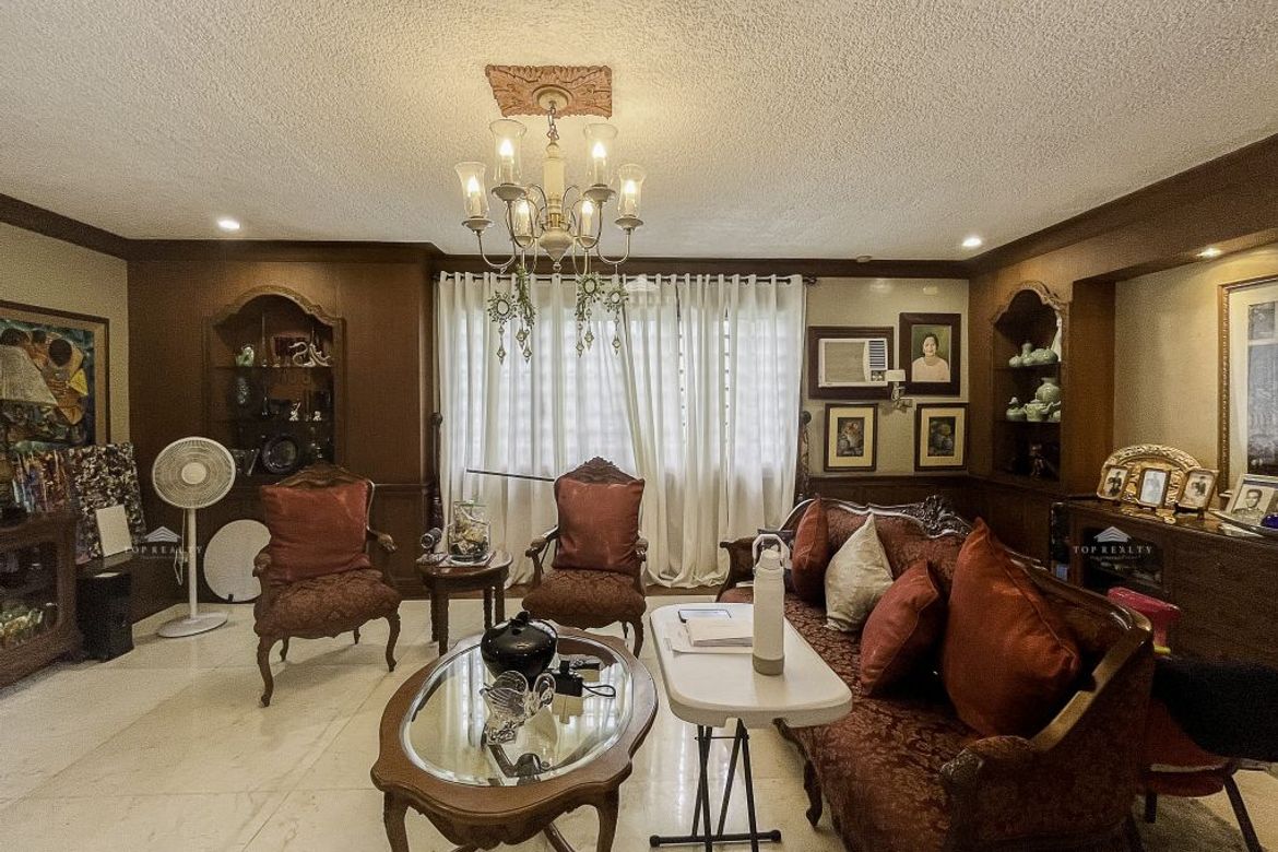 6 Bedroom House for Sale in LOYOLA GRAND VILLAS, Ramon Magsaysay, Quezon City, Metro Manila near LRT-1 Roosevelt – photo 6