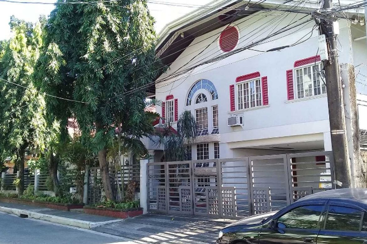 6 Bedroom House for Sale in Loyola Heights, Quezon City, Metro Manila