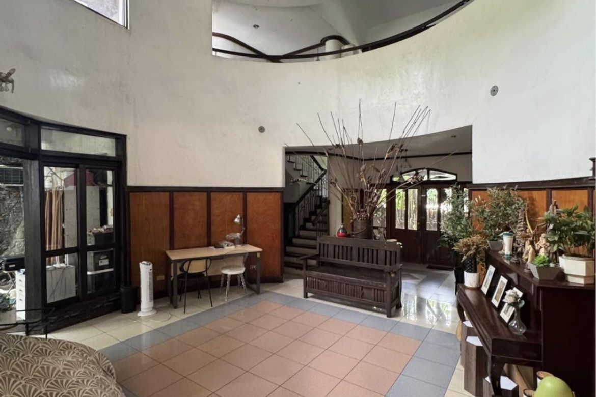 6 Bedroom House for Sale in Loyola Heights, Quezon City, Metro Manila near LRT-2 Katipunan