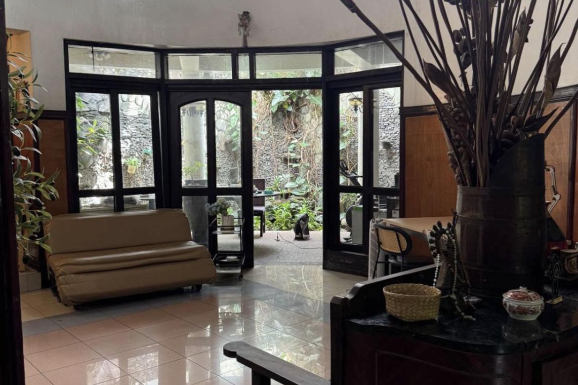 6 Bedroom House for Sale in Loyola Heights, Quezon City, Metro Manila near LRT-2 Katipunan – photo 4