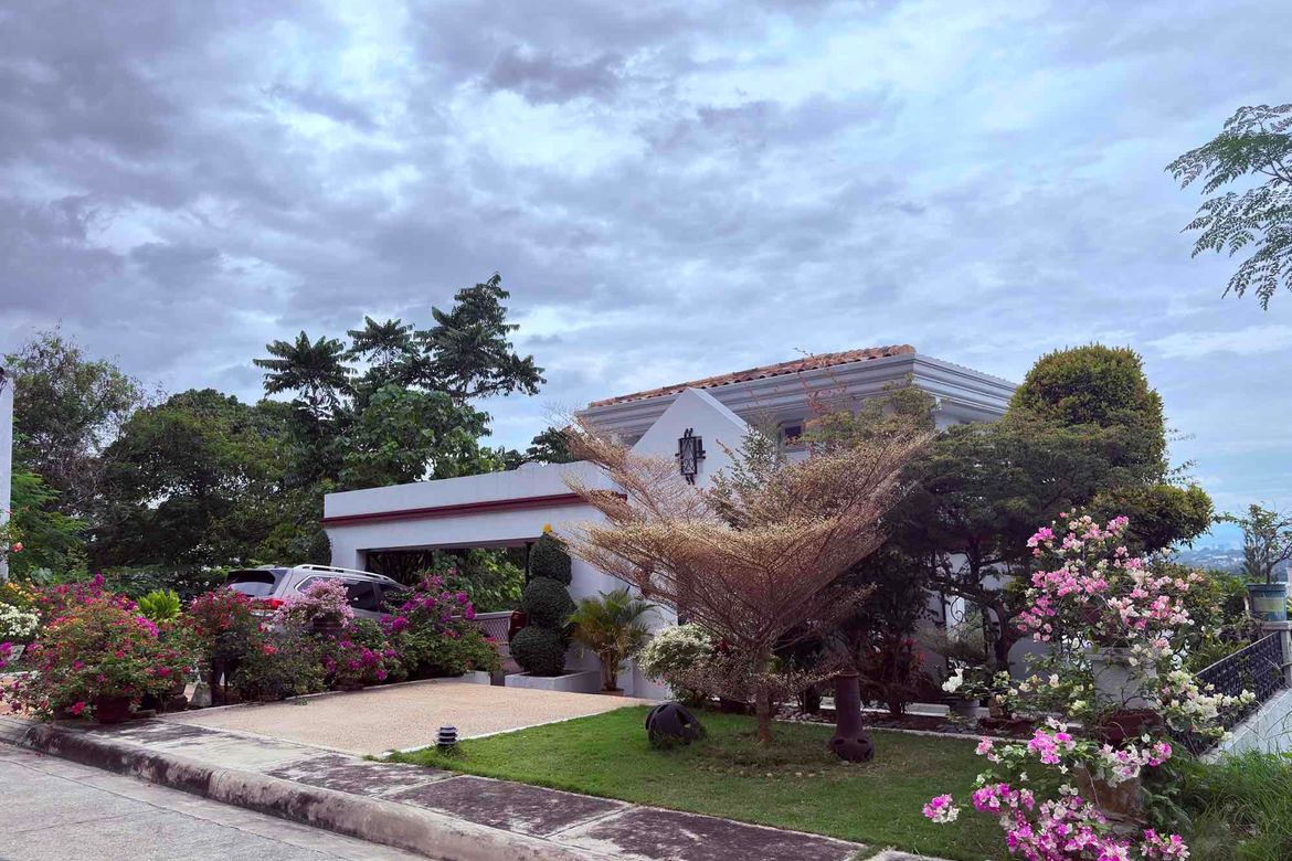 6 Bedroom House for Sale in Ma-A, Davao City, Davao del Sur