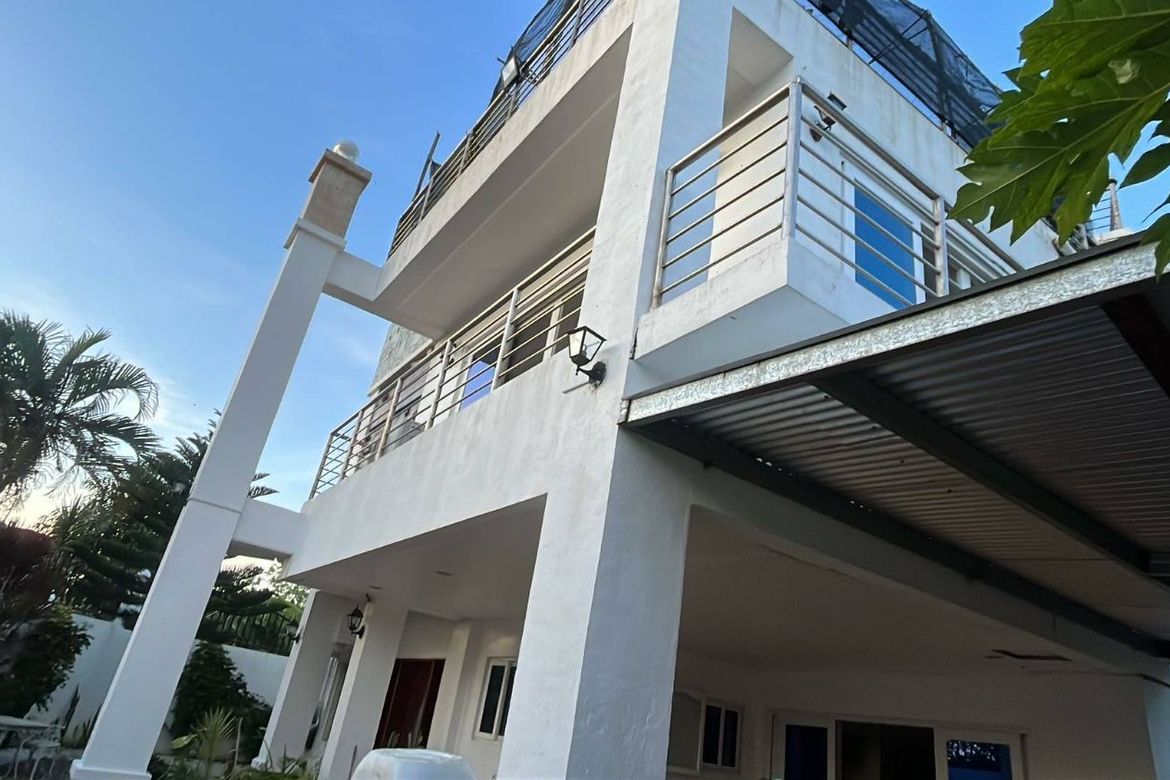 6 Bedroom House for Sale in Mactan, Lapu-Lapu, Cebu