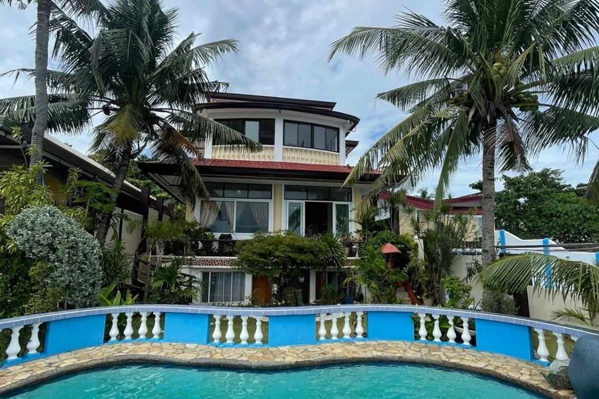 6 Bedroom House for Sale in Magay, Compostela, Cebu