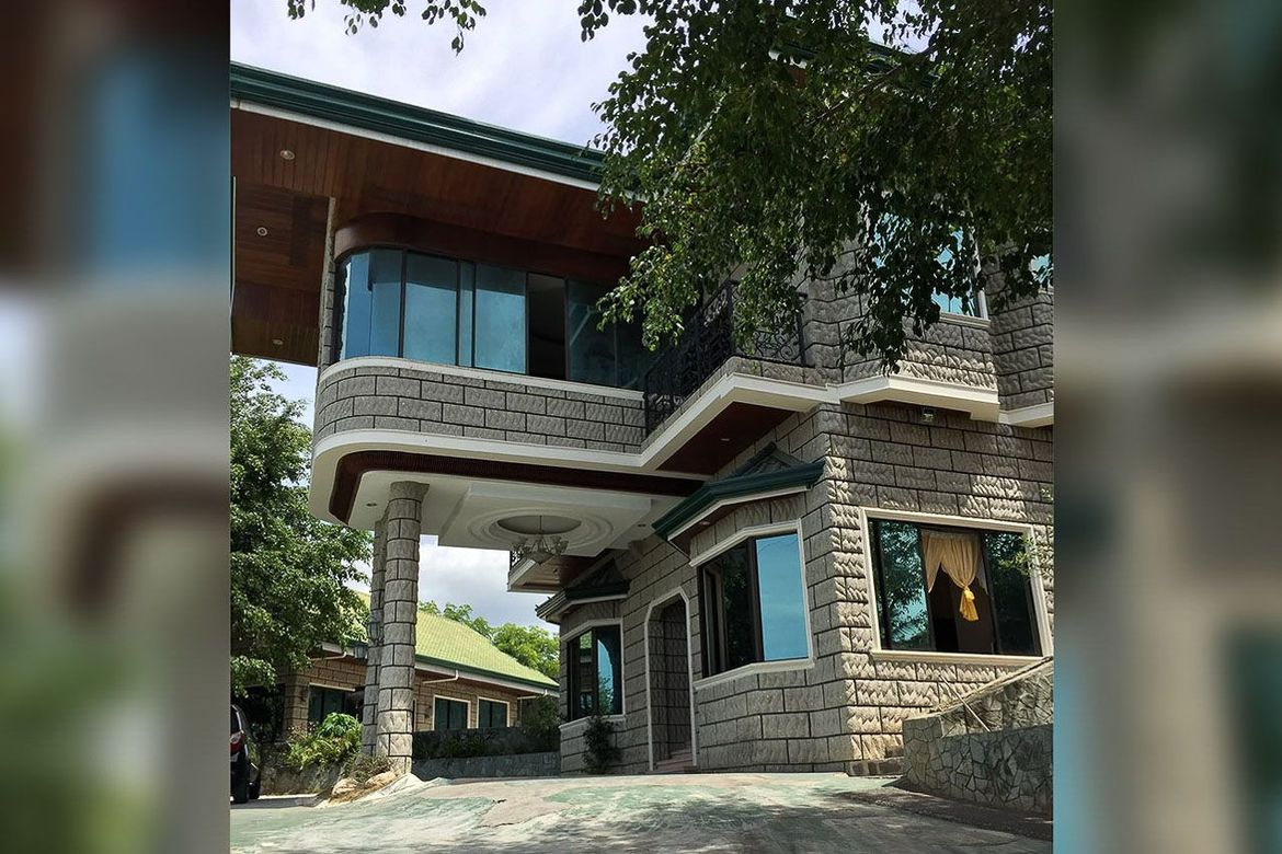 6 Bedroom House for Sale in Maghaway, Talisay, Cebu