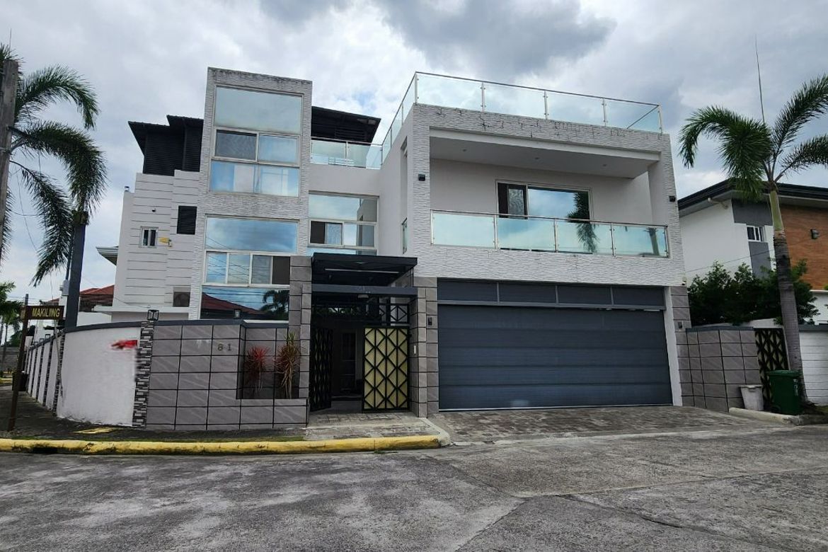 6 Bedroom House for Sale in Malabanias, Angeles, Pampanga