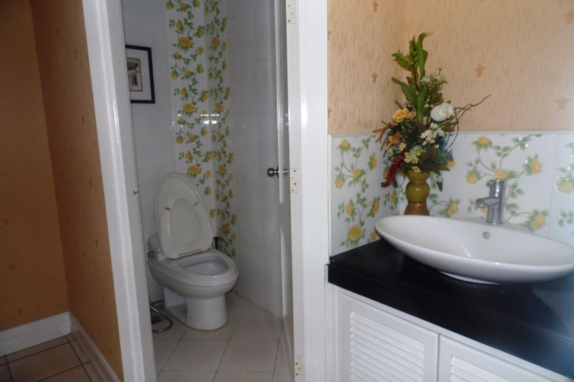6 Bedroom House for Sale in Malabanias, Angeles, Pampanga – photo 2