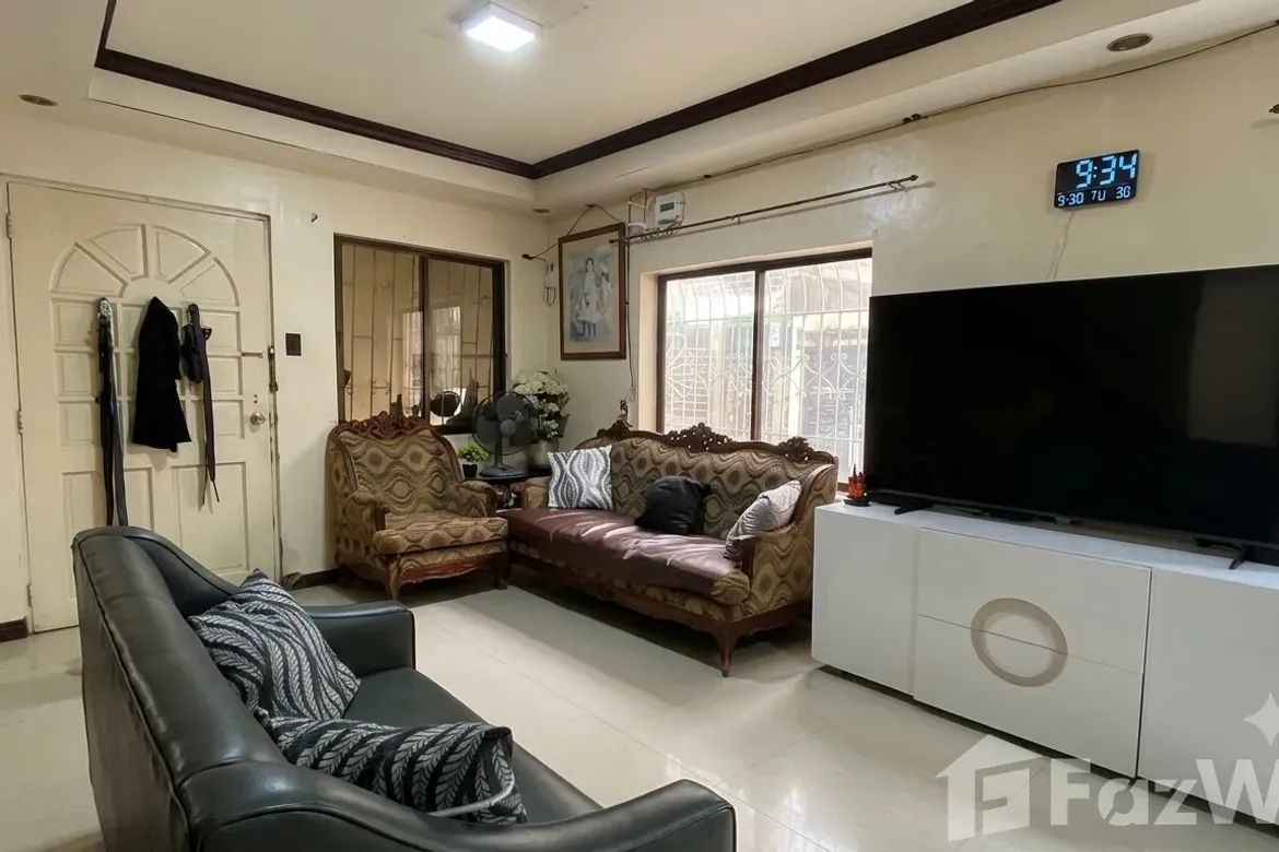6 Bedroom House for Sale in Manila, Metro Manila near LRT-2 Pureza