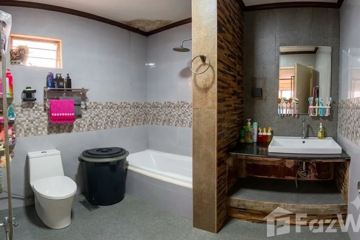 6 Bedroom House for Sale in Manila, Metro Manila near LRT-2 Pureza – photo 3