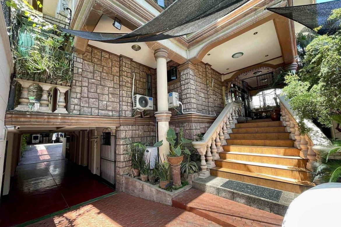 6 Bedroom House for Sale in Mariana, Quezon City, Metro Manila near LRT-2 Gilmore – photo 5