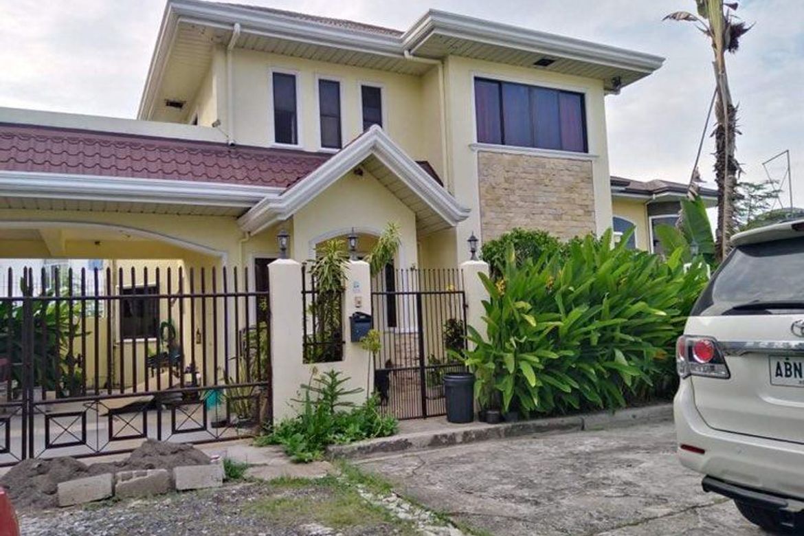 6 Bedroom House for Sale in Maribago, Lapu-Lapu, Cebu