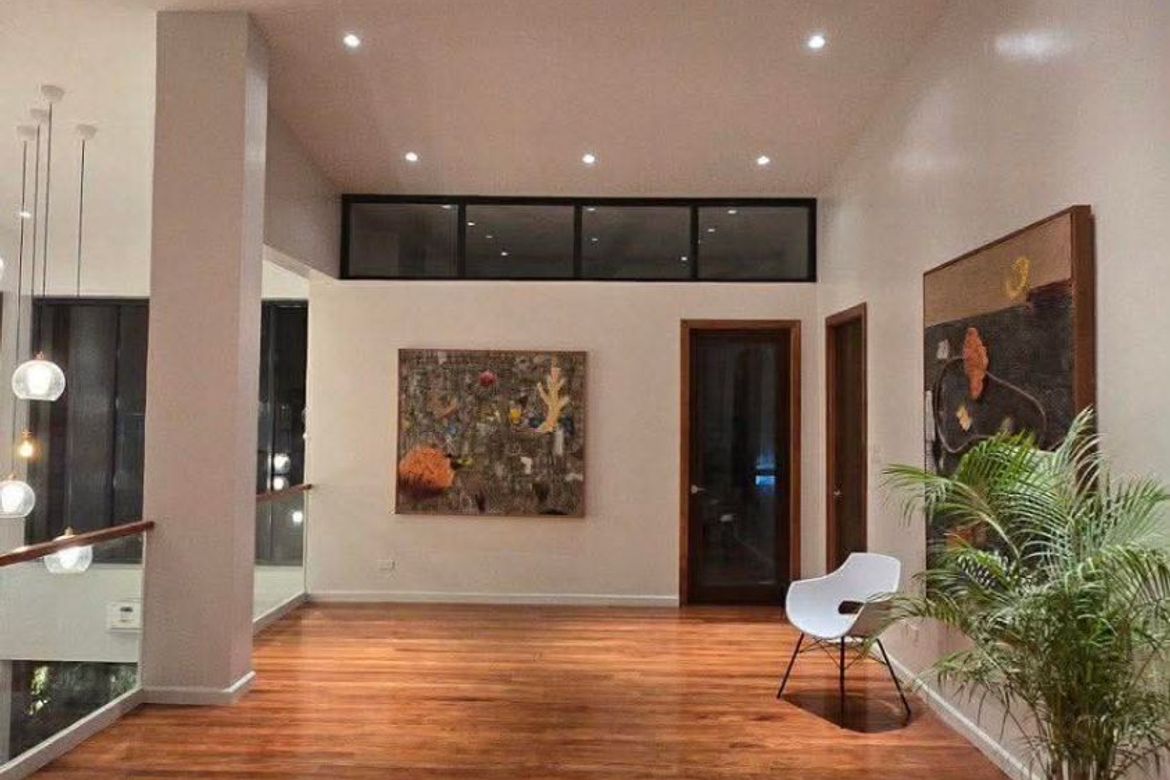 6 Bedroom House for Sale in Merville, Parañaque, Metro Manila