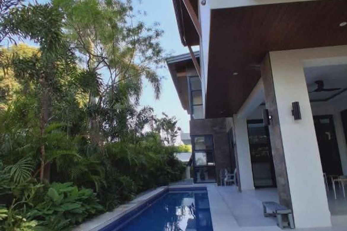 6 Bedroom House for Sale in Merville, Parañaque, Metro Manila – photo 6