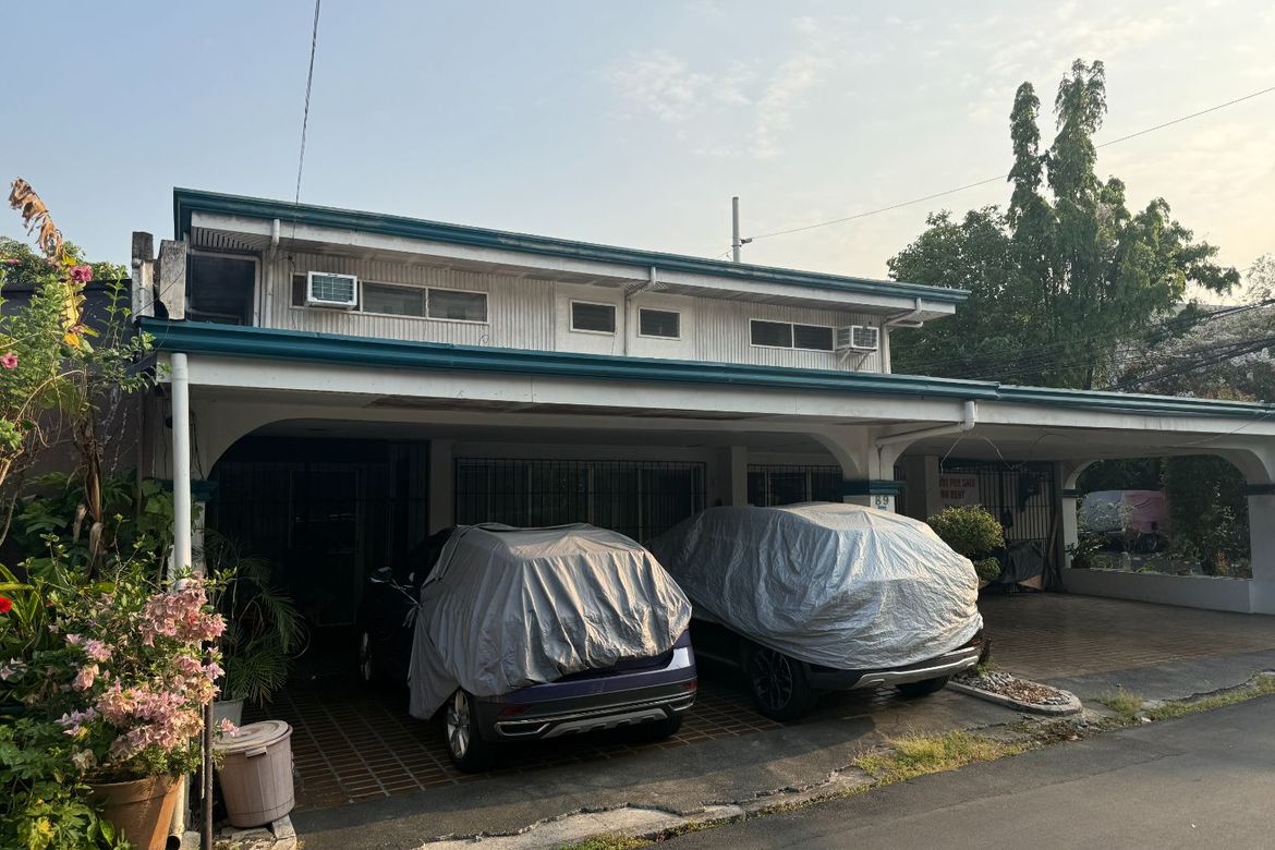 6 Bedroom House for Sale in Merville, Parañaque, Metro Manila