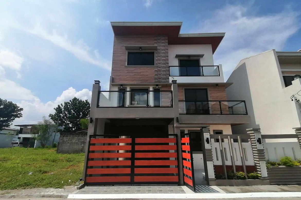 6 Bedroom House for Sale in Metrogate Angeles Pampanga, Capaya, Angeles, Pampanga