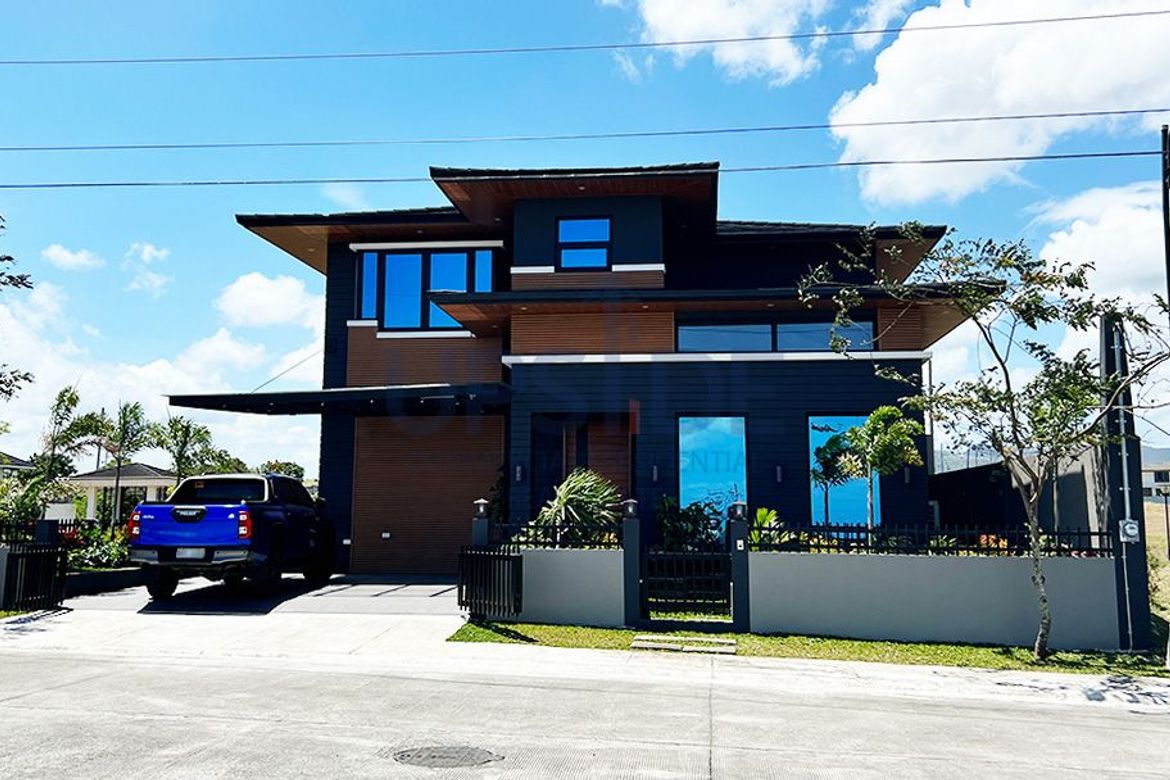 6 Bedroom House for Sale in Mirala NUVALI, Canlubang, Calamba, Laguna