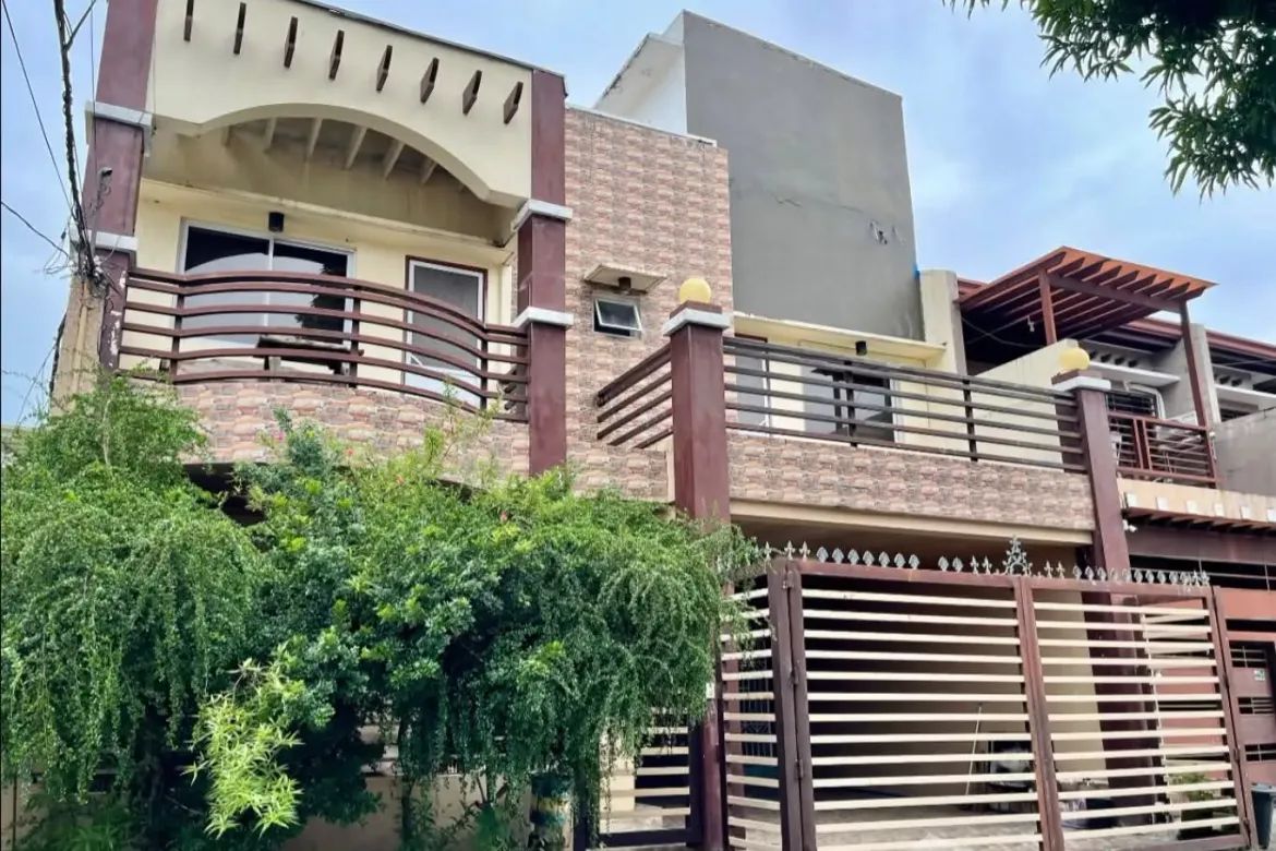 6 Bedroom House for Sale in Moonwalk, Parañaque, Metro Manila