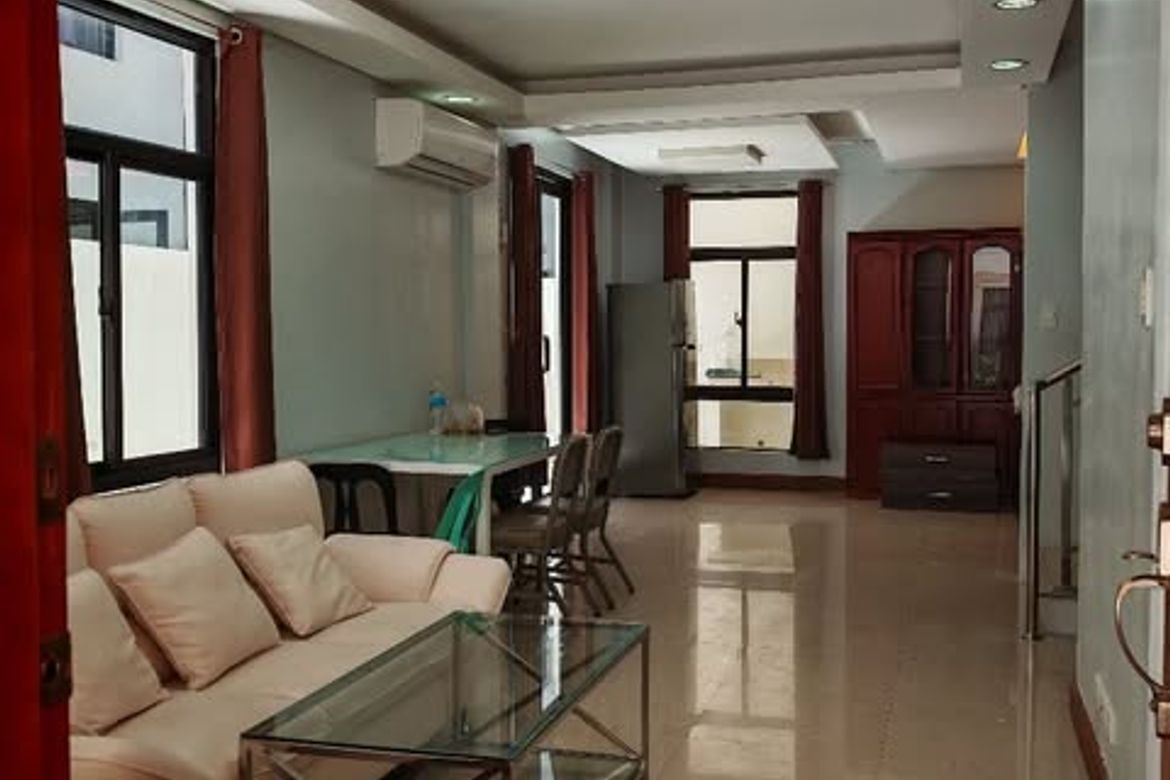 6 Bedroom House for Sale in Moonwalk, Parañaque, Metro Manila – photo 2