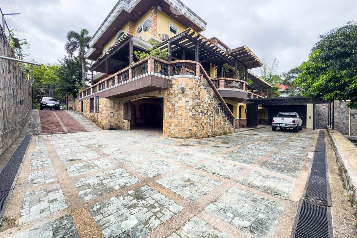 6 Bedroom House for Sale in Muntingdilaw, Antipolo, Rizal – photo 2