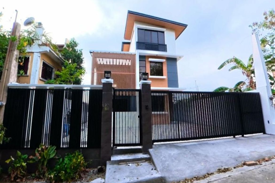 6 Bedroom House for Sale in Muzon, Taytay, Rizal
