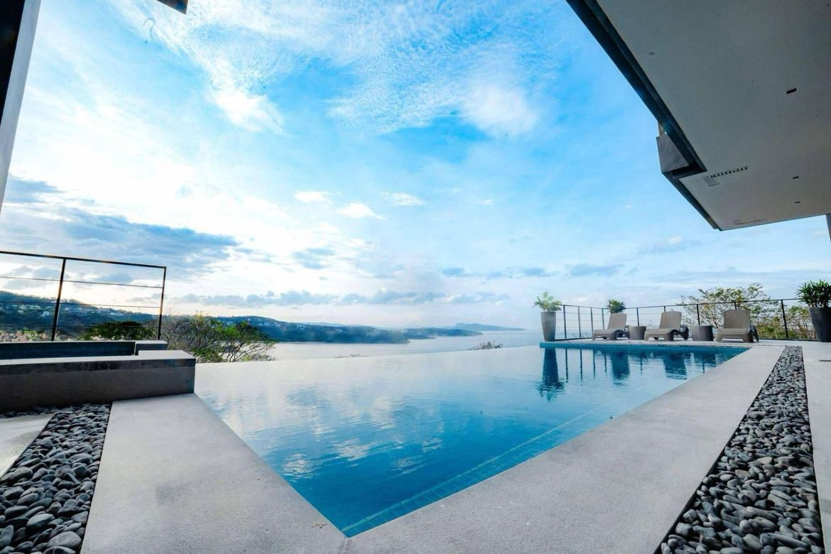 6 Bedroom House for Sale in Natipuan, Nasugbu, Batangas