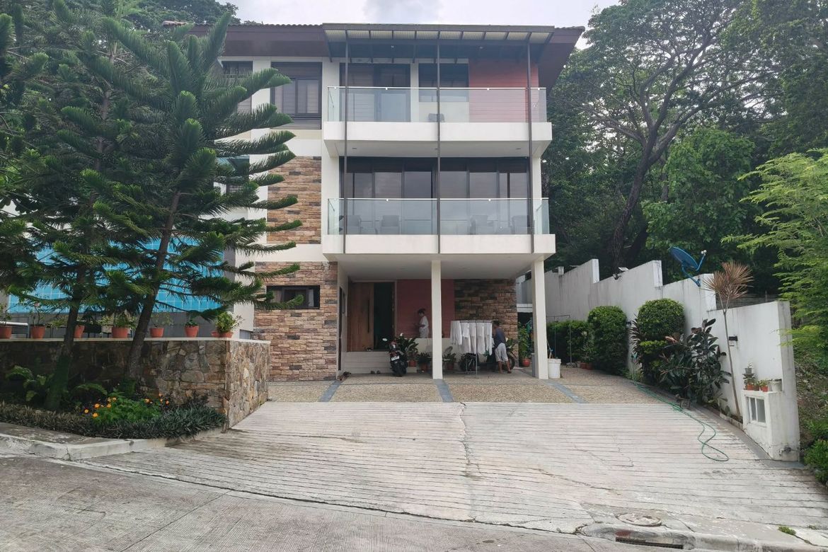 6 Bedroom House for Sale in Natipuan, Nasugbu, Batangas