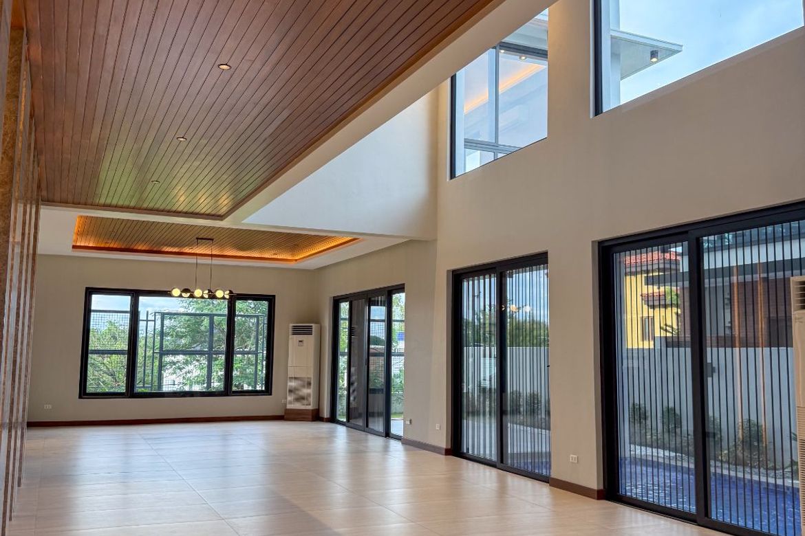 6 Bedroom House for Sale in New Alabang Village, Muntinlupa, Metro Manila – photo 3