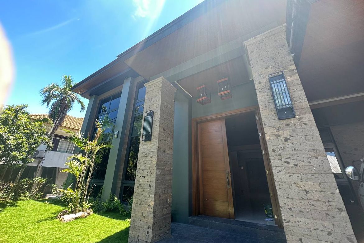 6 Bedroom House for Sale in New Alabang Village, Muntinlupa, Metro Manila – photo 4