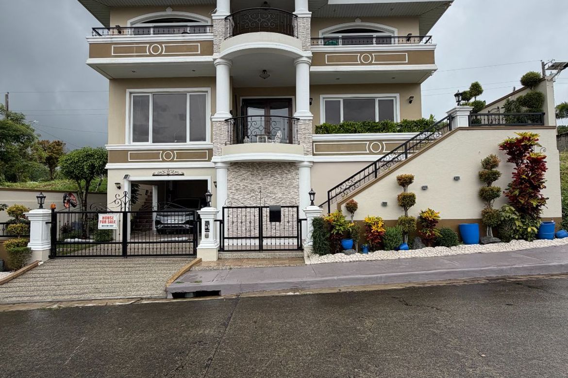 6 Bedroom House for Sale in Niyugan, Laurel, Batangas