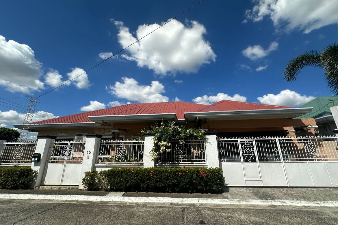 6 Bedroom House for Sale in Pandan, Angeles, Pampanga