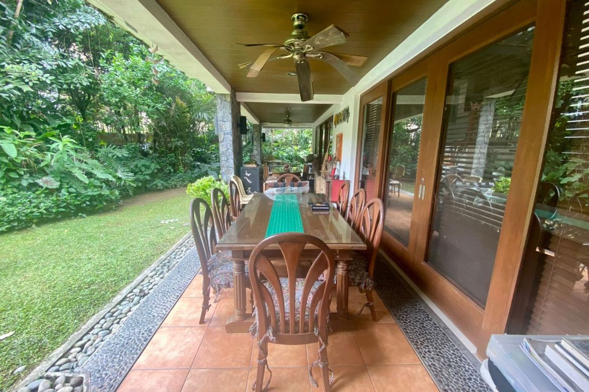 6 Bedroom House for Sale in Pansol, Quezon City, Metro Manila