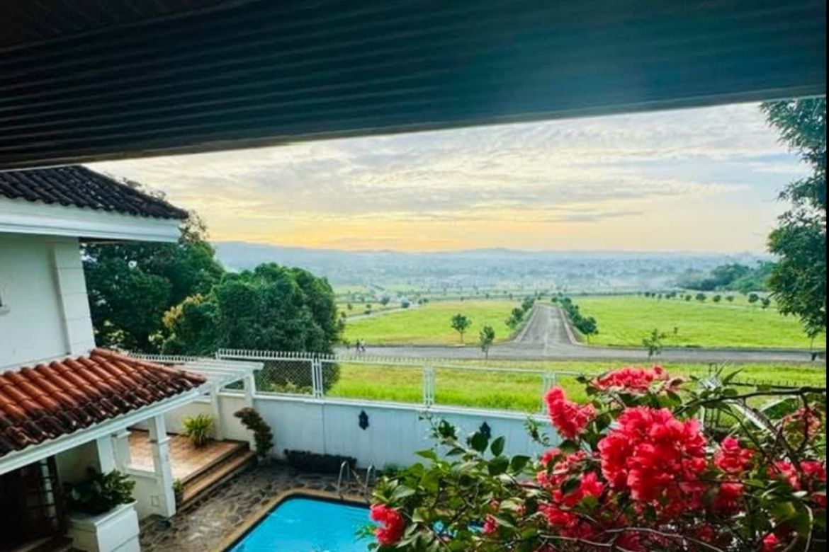 6 Bedroom House for Sale in Pansol, Quezon City, Metro Manila