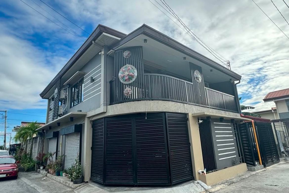 6 Bedroom House for Sale in Parian, Mexico, Pampanga