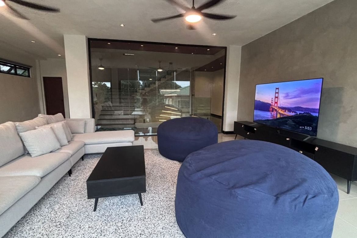 6 Bedroom House for Sale in Pasong Tamo, Quezon City, Metro Manila – photo 8