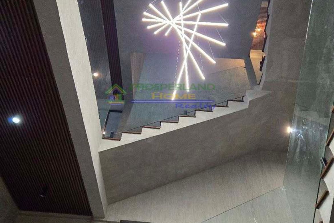 6 Bedroom House for Sale in Pasong Tamo, Quezon City, Metro Manila – photo 5