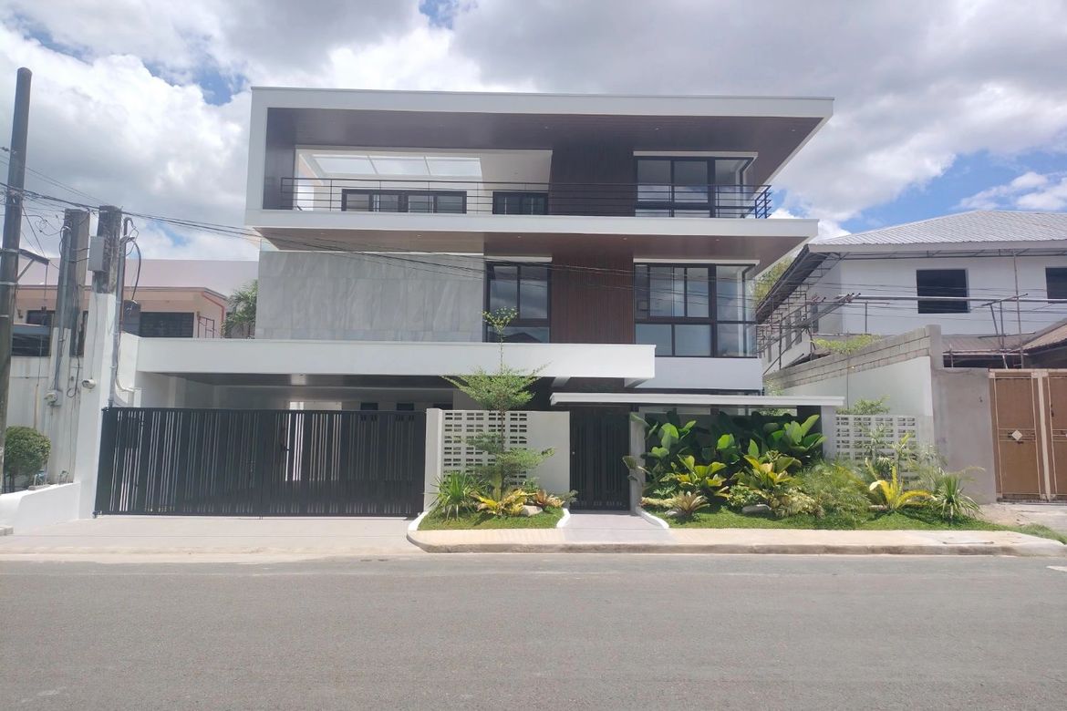 6 Bedroom House for Sale in Pasong Tamo, Quezon City, Metro Manila – photo 3