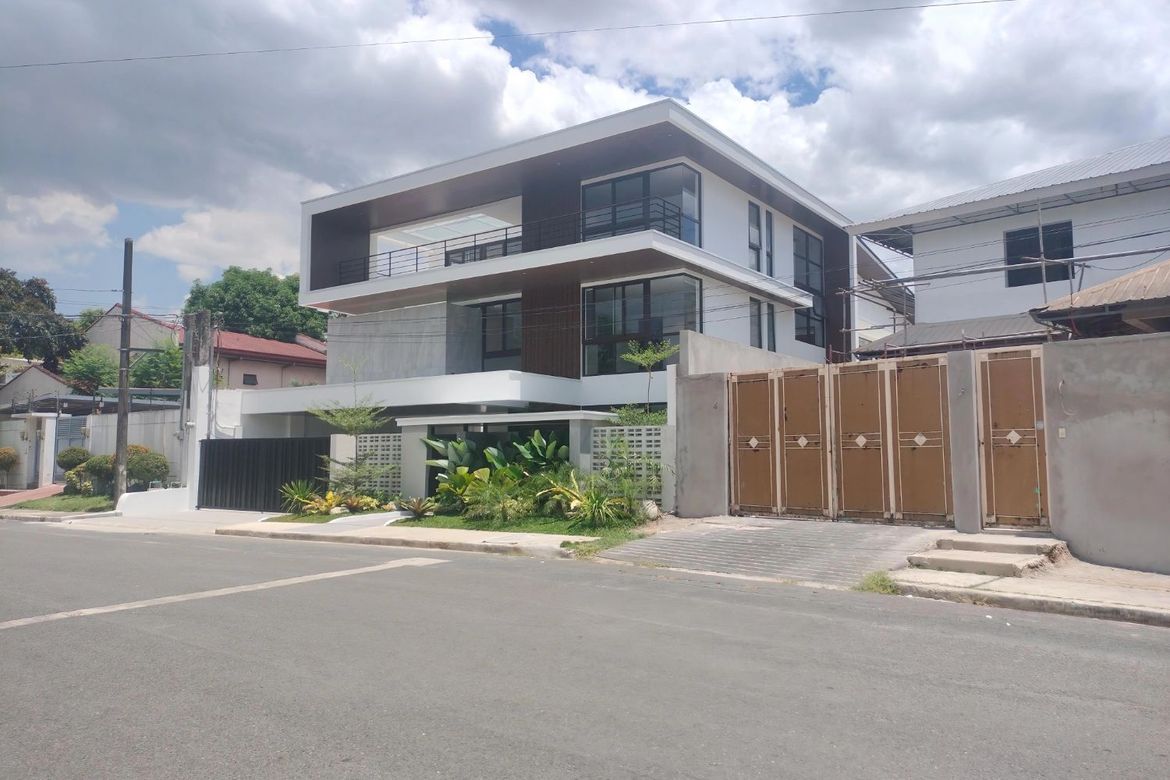 6 Bedroom House for Sale in Pasong Tamo, Quezon City, Metro Manila – photo 4
