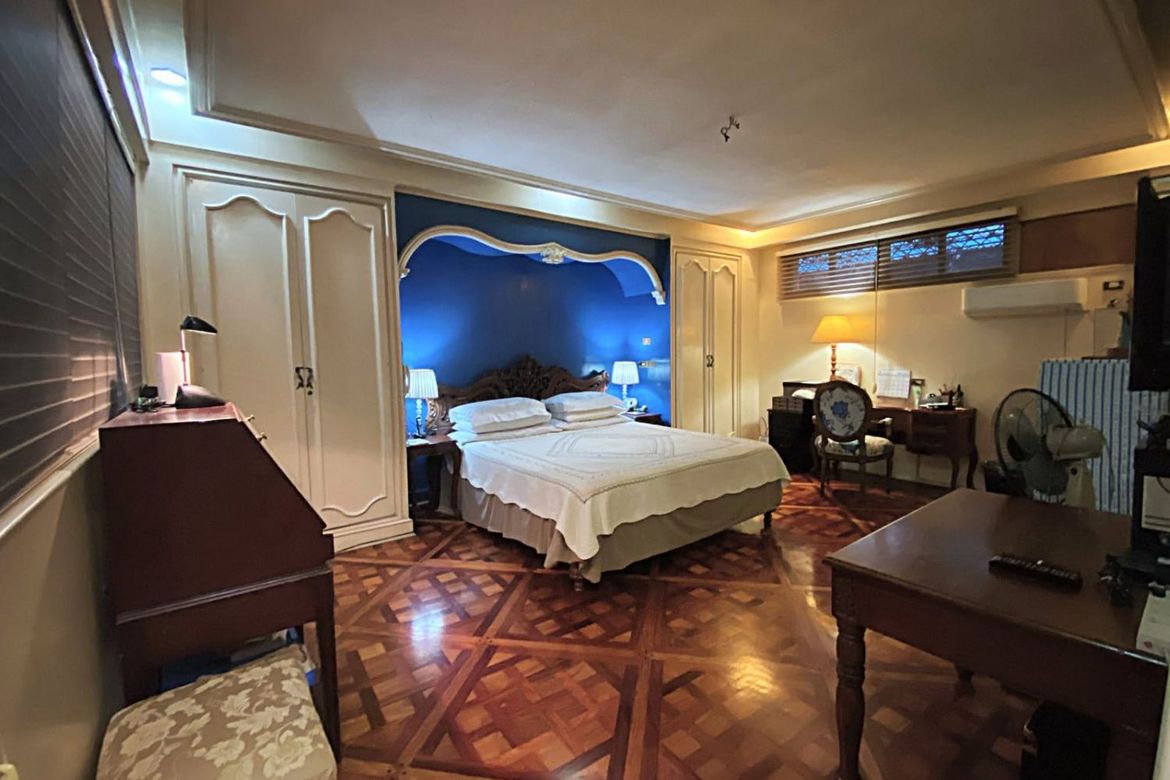 6 Bedroom House for Sale in Phil-Am, Quezon City, Metro Manila near MRT-3 North Avenue – photo 2