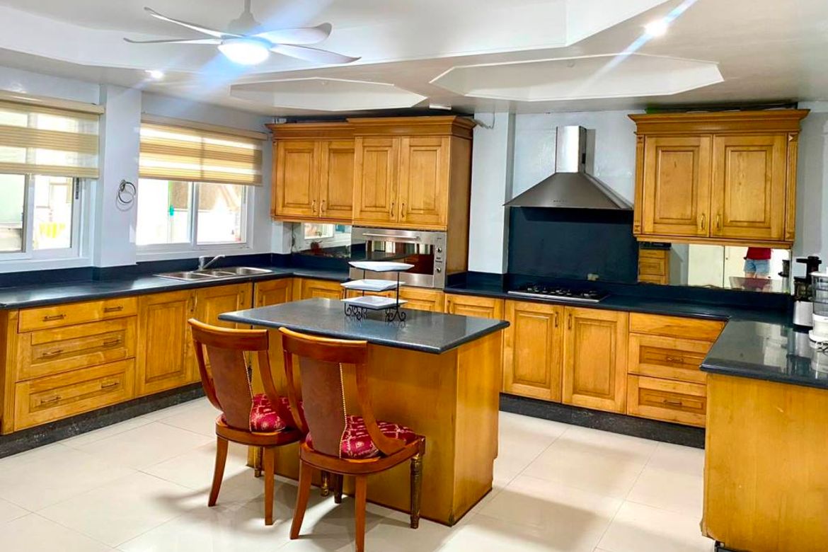 6 Bedroom House for Sale in Pilar, Las Piñas, Metro Manila – photo 8