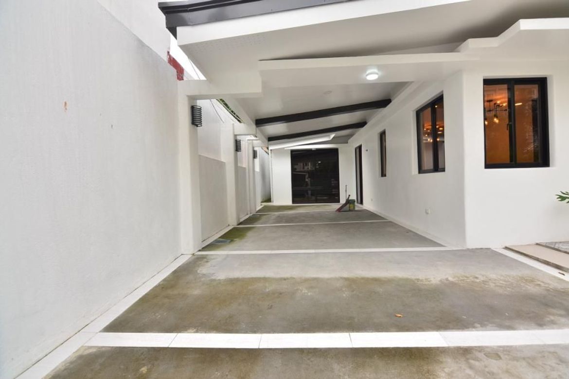 6 Bedroom House for Sale in Pilar, Las Piñas, Metro Manila – photo 2