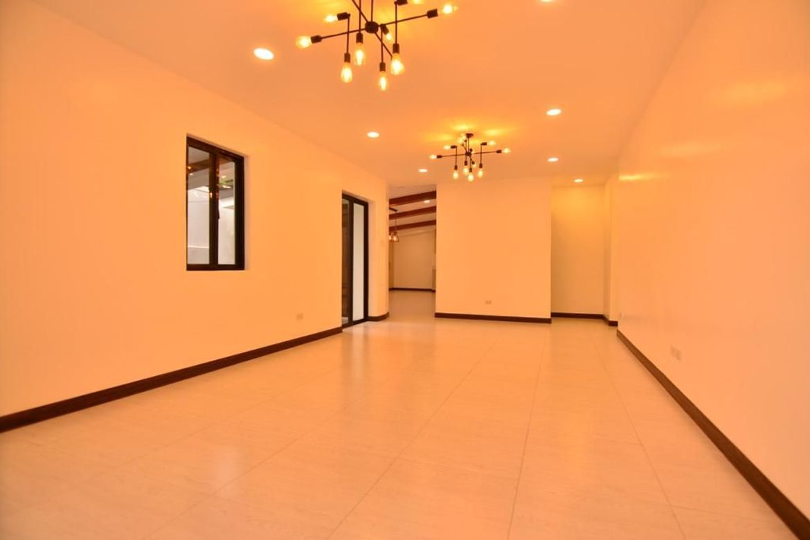 6 Bedroom House for Sale in Pilar, Las Piñas, Metro Manila – photo 4