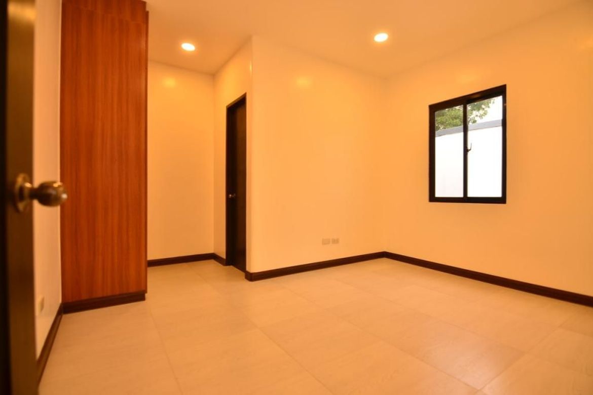 6 Bedroom House for Sale in Pilar, Las Piñas, Metro Manila – photo 8