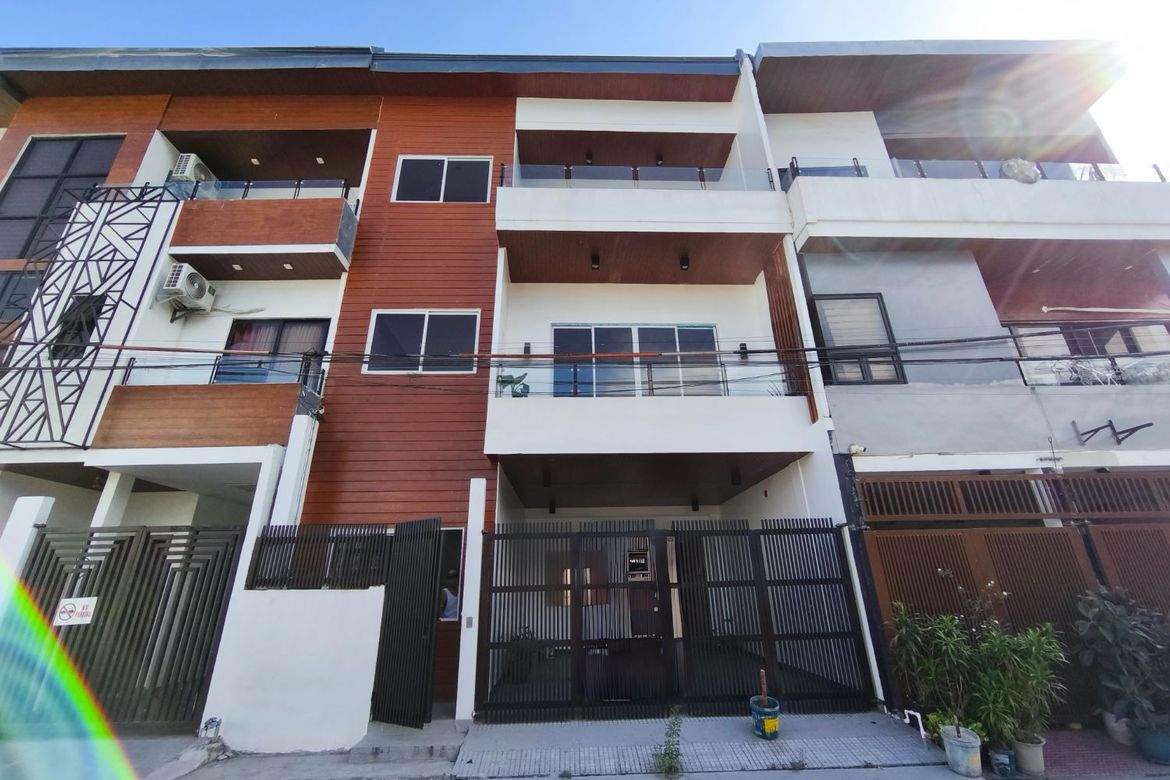 6 Bedroom House for Sale in Pinagbuhatan, Pasig, Metro Manila