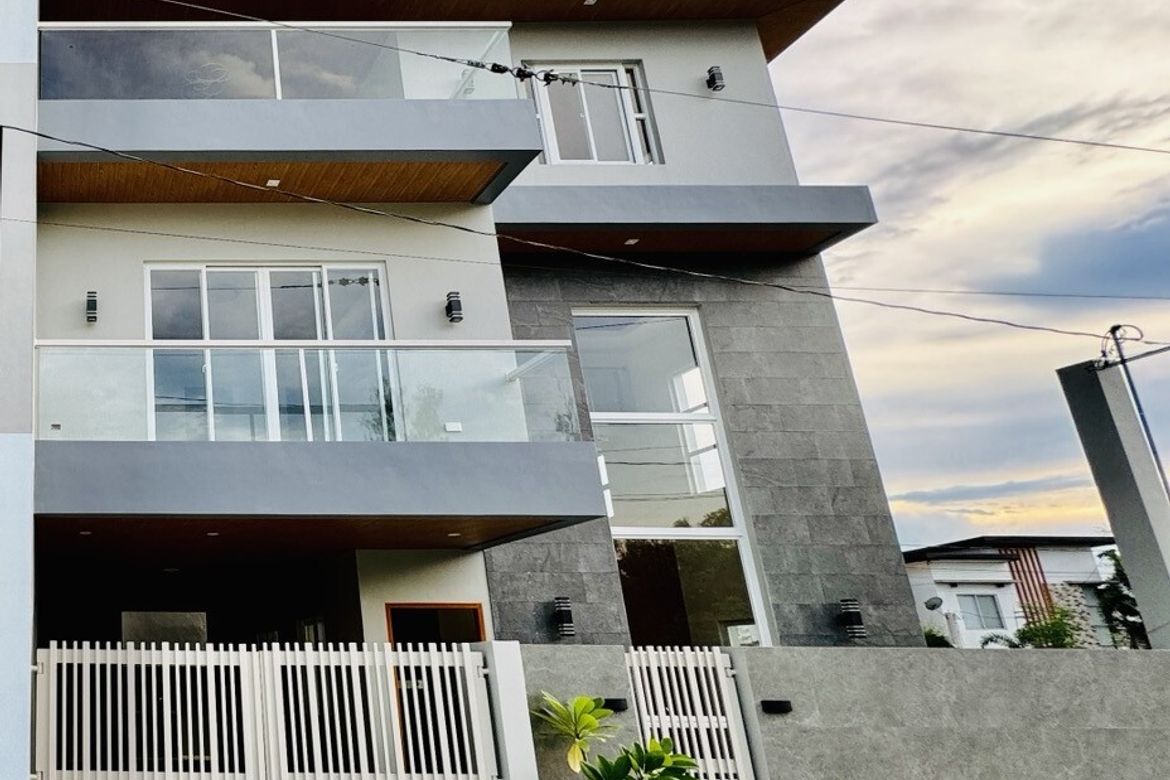 6 Bedroom House for Sale in Pinagbuhatan, Pasig, Metro Manila