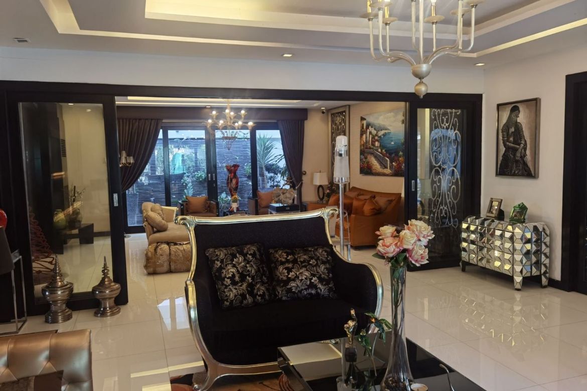 6 Bedroom House for Sale in Plainview, Mandaluyong, Metro Manila