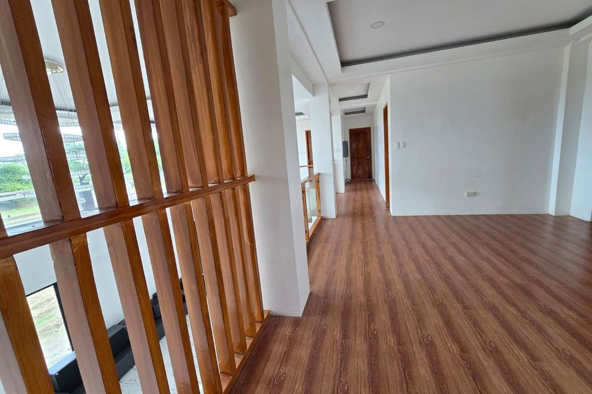 6 Bedroom House for Sale in Poblacion 2, Gerona, Tarlac – photo 3