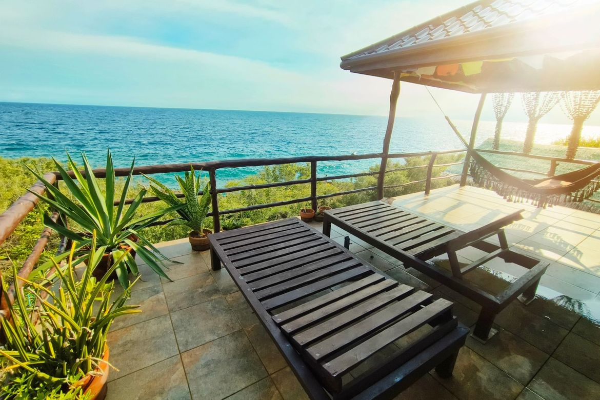 6 Bedroom House for Sale in Poblacion, San Juan, Siquijor