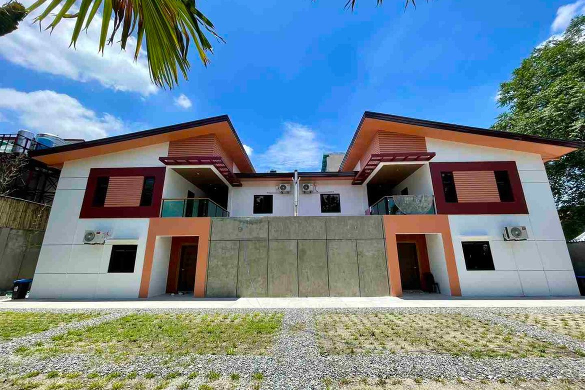 6 Bedroom House for Sale in Pulung Maragul, Angeles, Pampanga