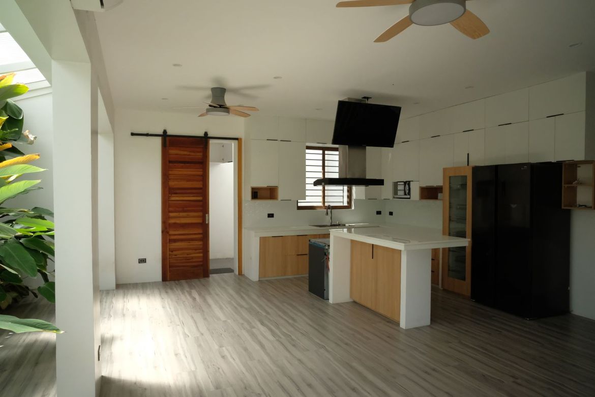 6 Bedroom House for Sale in Putatan, Muntinlupa, Metro Manila – photo 3