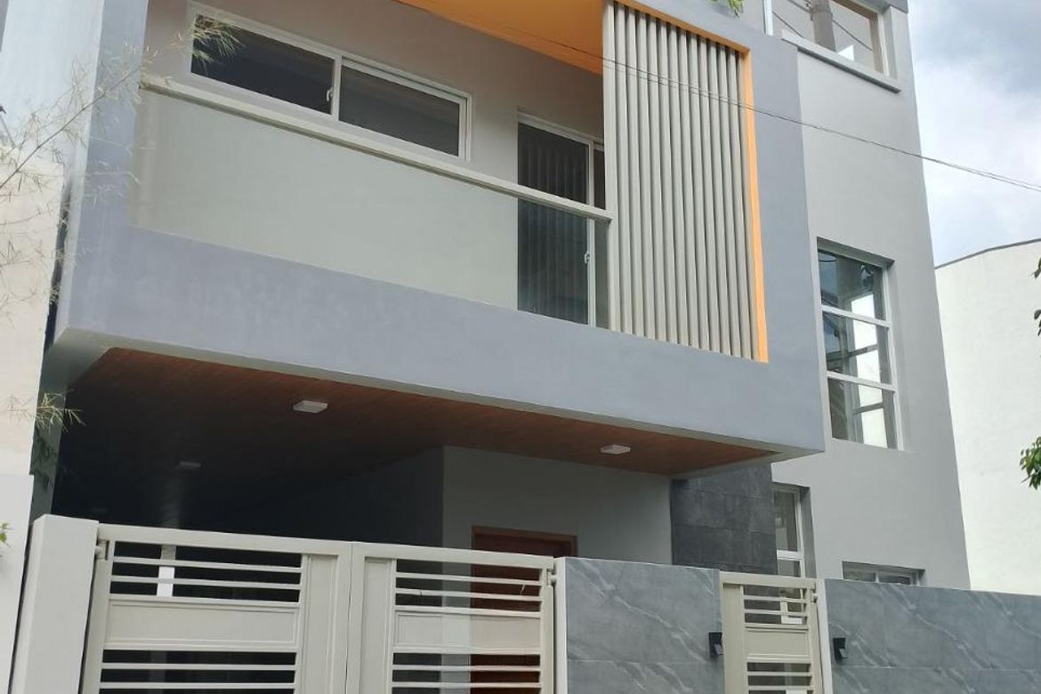 6 Bedroom House for Sale in Quiapo, Manila, Metro Manila near LRT-1 Carriedo