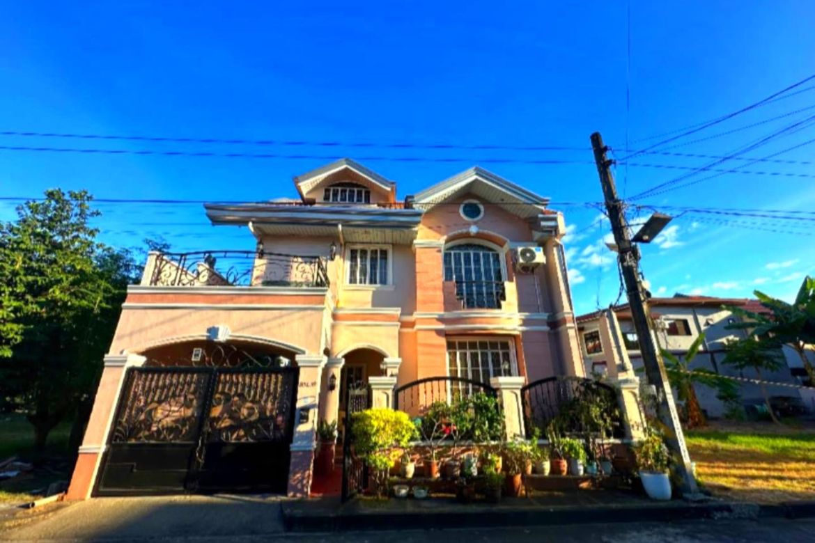 6 Bedroom House for Sale in Saguin, San Fernando, Pampanga